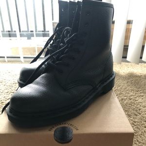 dr martens pebble boots